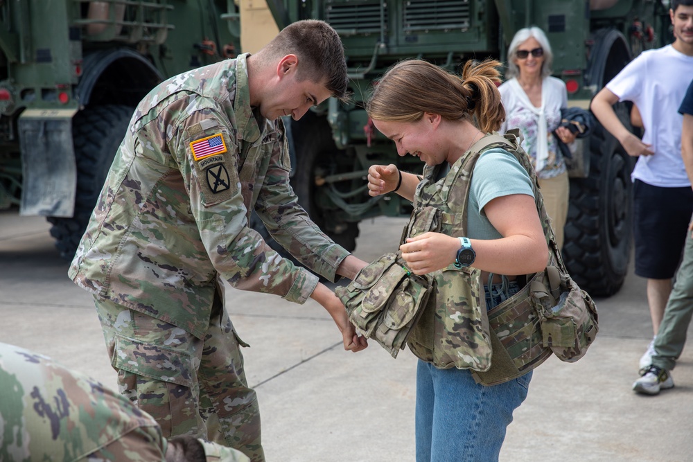 Students visit Grafenwoehr Training Area