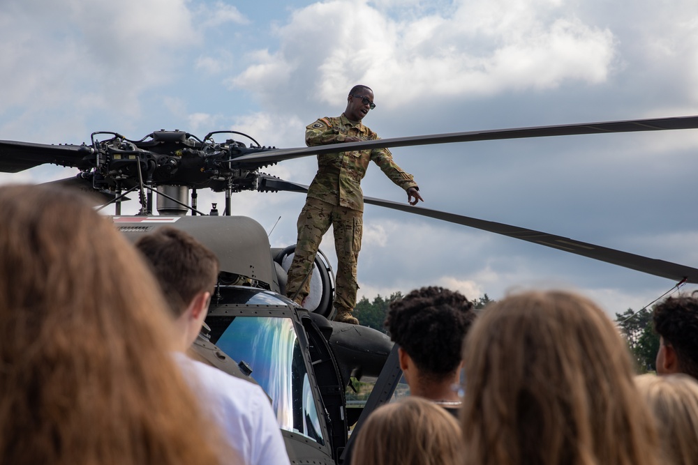 Students visit Grafenwoehr Training Area