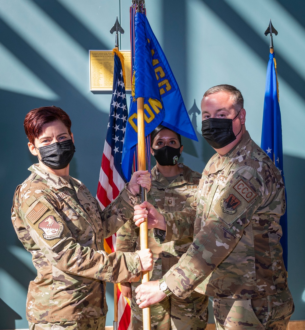 4th CONS hosts change of command