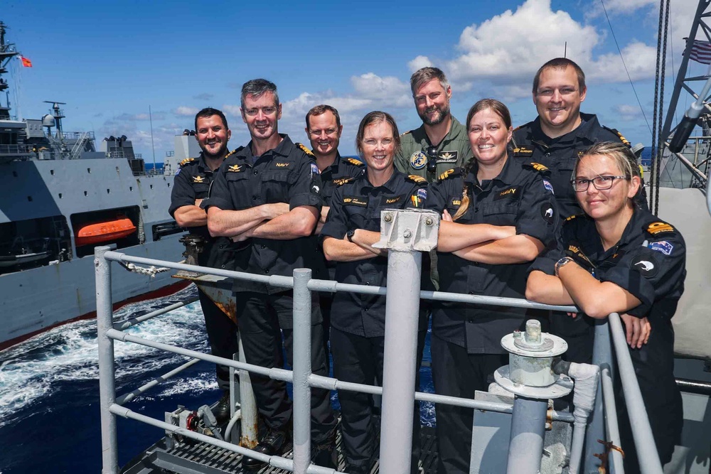 USS Mobile Bay Conducts a Replenishment-at-Sea with HMNZS Aotearoa During RIMPAC 2022