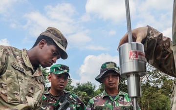 U.S. and Tentara Nasional Indonesia Engineers Build Path to Partnership