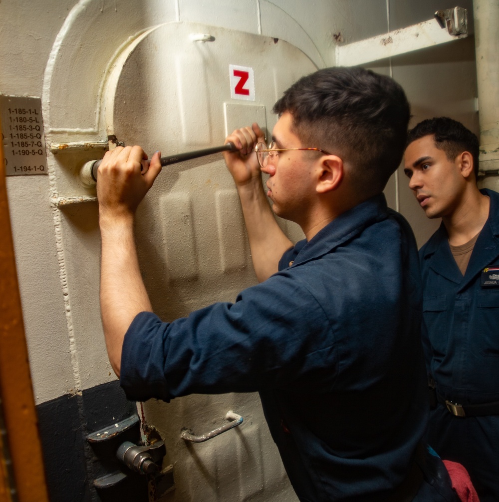 USS Ronald Reagan (CVN 76) tiger team ensures material condition readiness