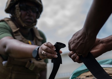 Sailors with MAG-12 Conduct TCCC Training