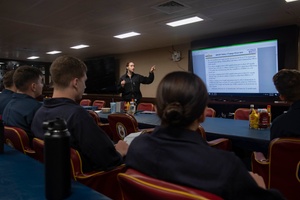 Deputy Chief of Chaplains VTC with Majors in the Field