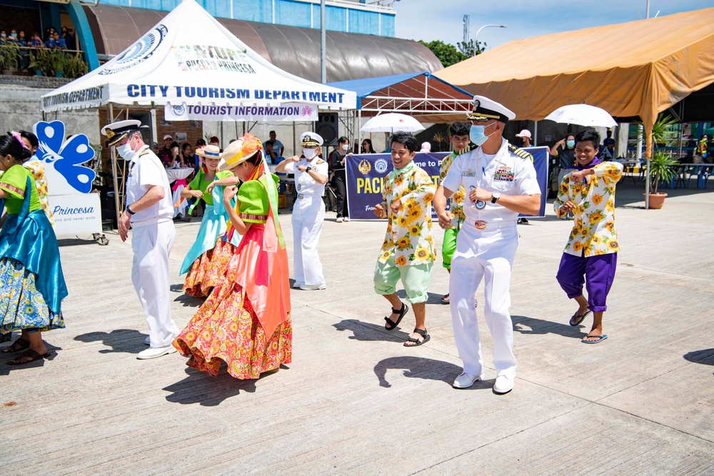 USNS Mercy arrives in Puerto Princesa for Pacific Partnership 2022