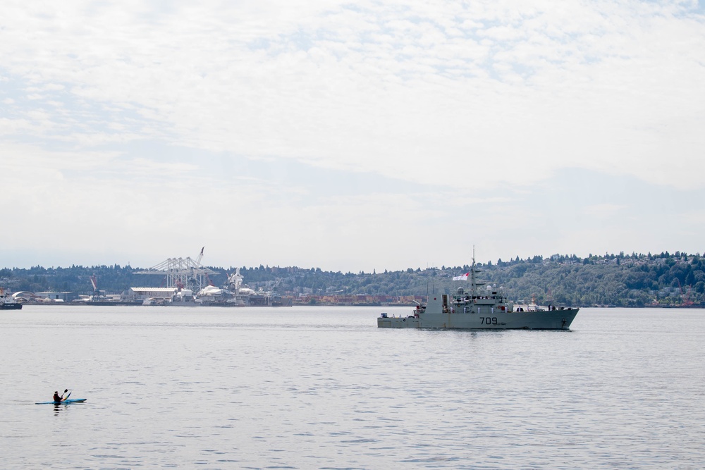 Fleet Week Seattle 2022 Kicks Off With Parade of Ships