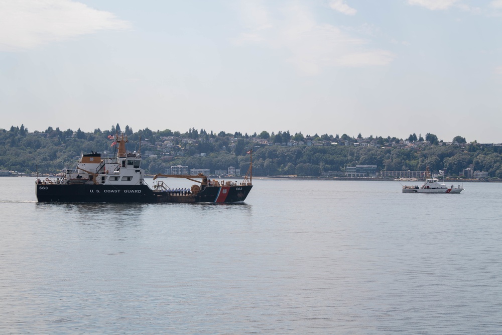 Fleet Week Seattle 2022 Kicks Off With Parade of Ships