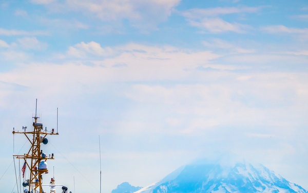 Coast Guard participates in Parade of Ships in Seattle