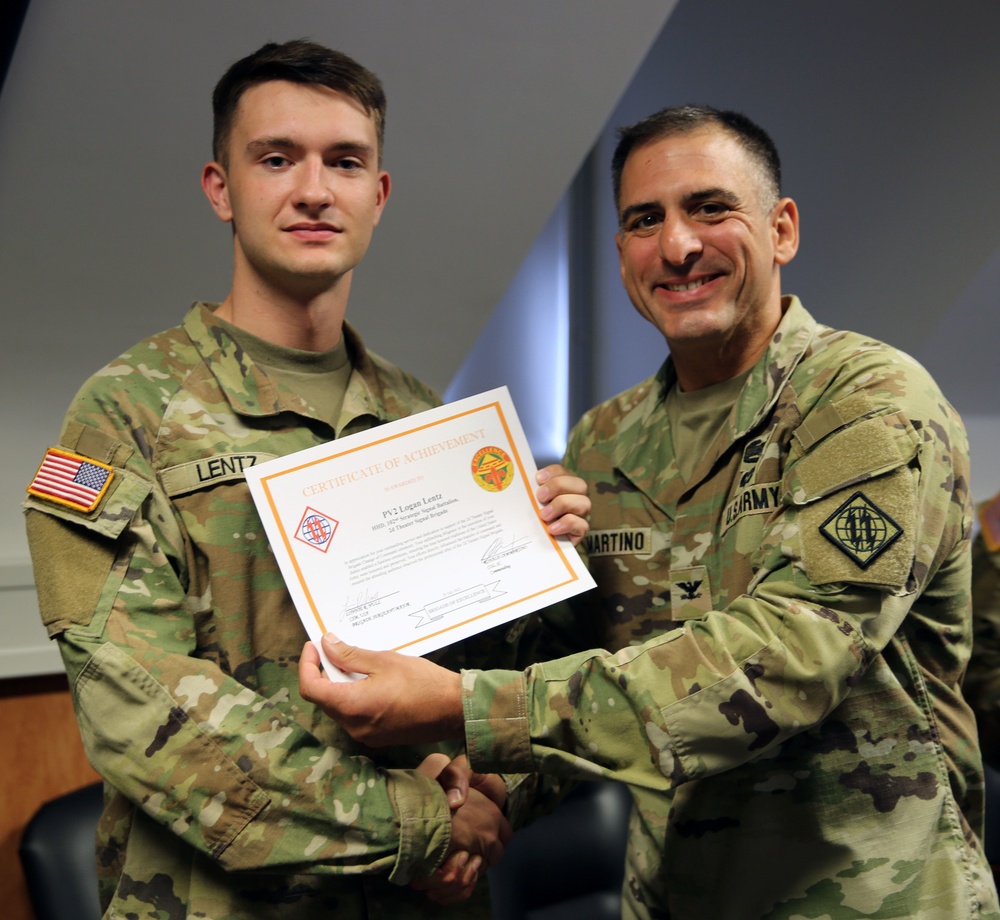 2d TSB Soldier receives Certificate of Achievement