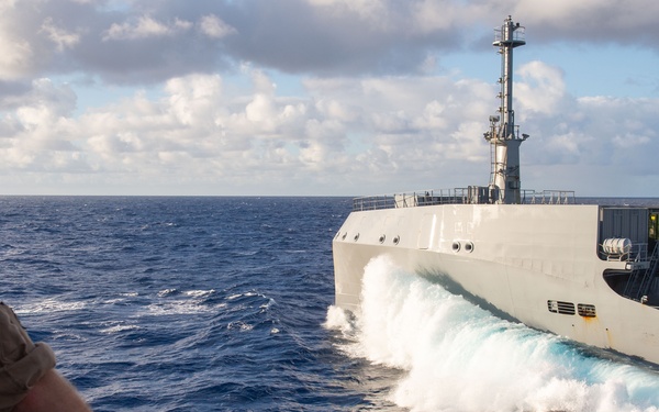 HMCS Vancouver conducts Replenishment-at-Sea with HMNZS Aotearoa