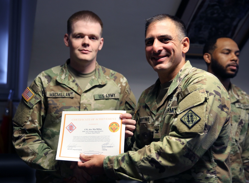 2d TSB Soldier receives Certificate of Achievement