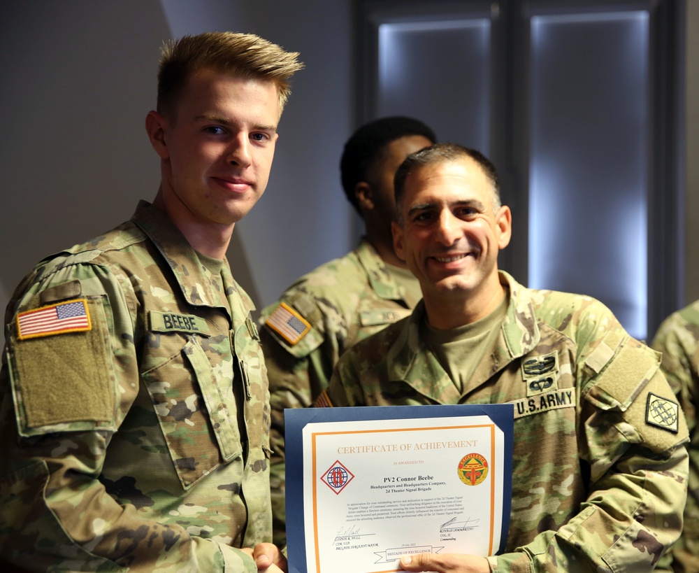 2d TSB Soldier receives Certificate of Achievement