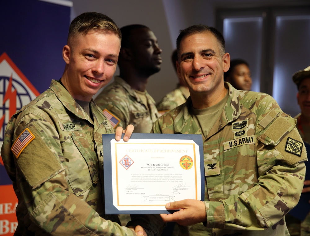 2d TSB Soldier receives Certificate of Achievement
