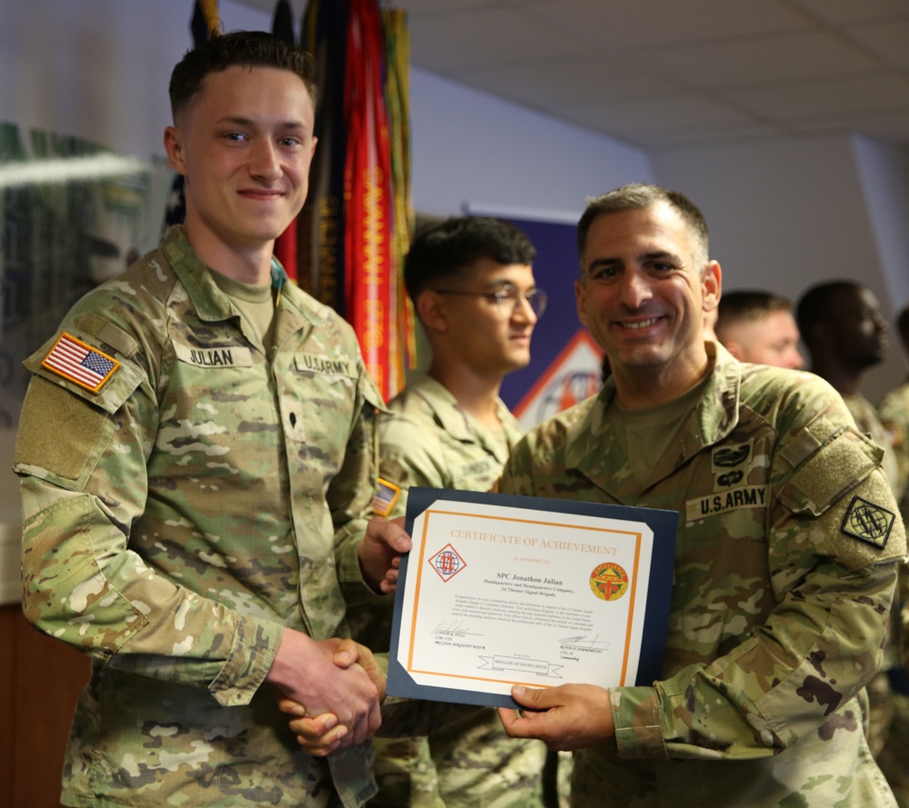 2d TSB Soldier receives Certificate of Achievement