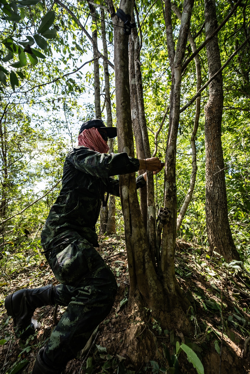 HMA Thailand 22 | Royal Thai and U.S. Marine EOD technicians practice EOD techniques