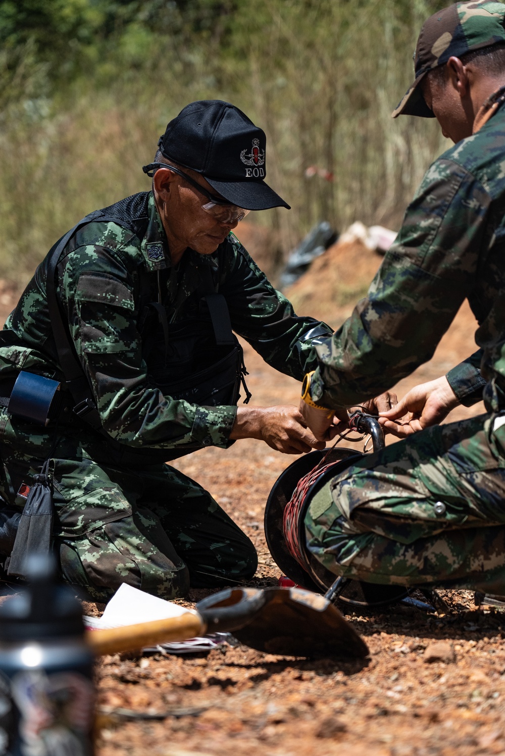 HMA Thailand 22 | Royal Thai and U.S. Marine EOD technicians practice EOD techniques