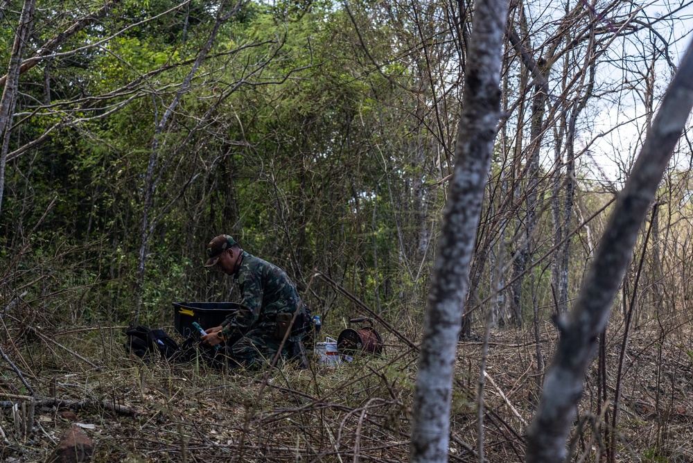 HMA Thailand 22 | Royal Thai and U.S. Marine EOD technicians practice EOD techniques