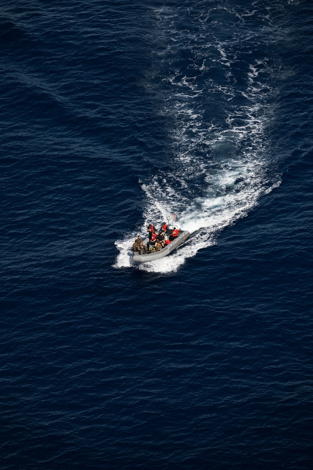 Kearsarge Conducts Operations in the Atlantic Ocean