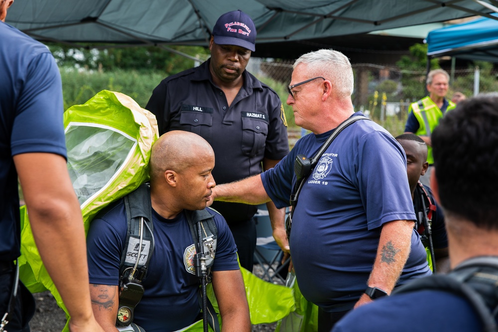 Task Force 46 and Philadelphia Fire Department conduct chemical spill training at CSX Railyard