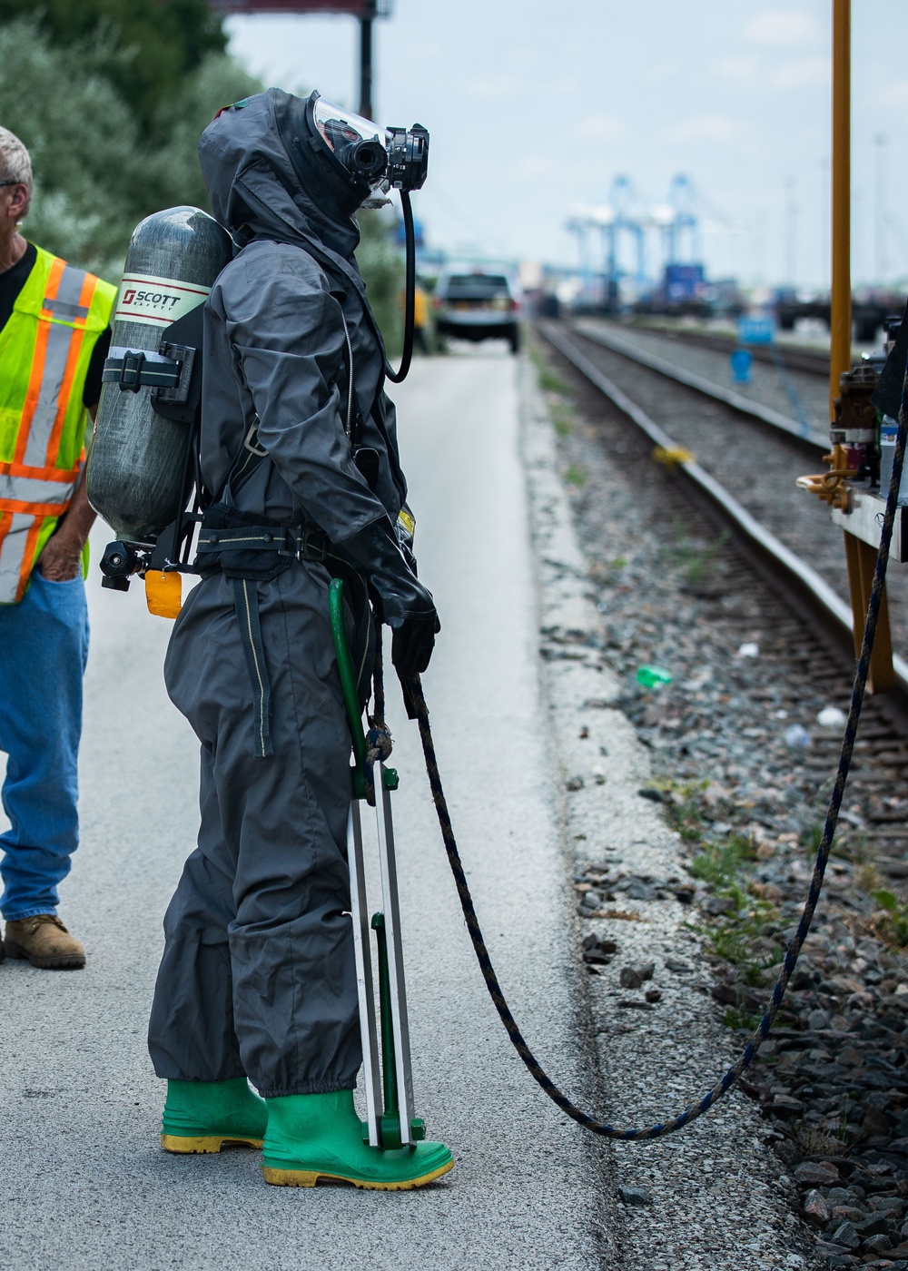 Task Force 46 and Philadelphia Fire Department conduct chemical spill training at CSX Railyard