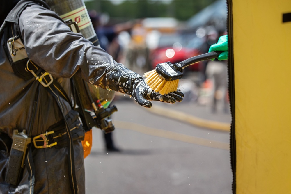Task Force 46 and Philadelphia Fire Department conduct chemical spill training at CSX Railyard
