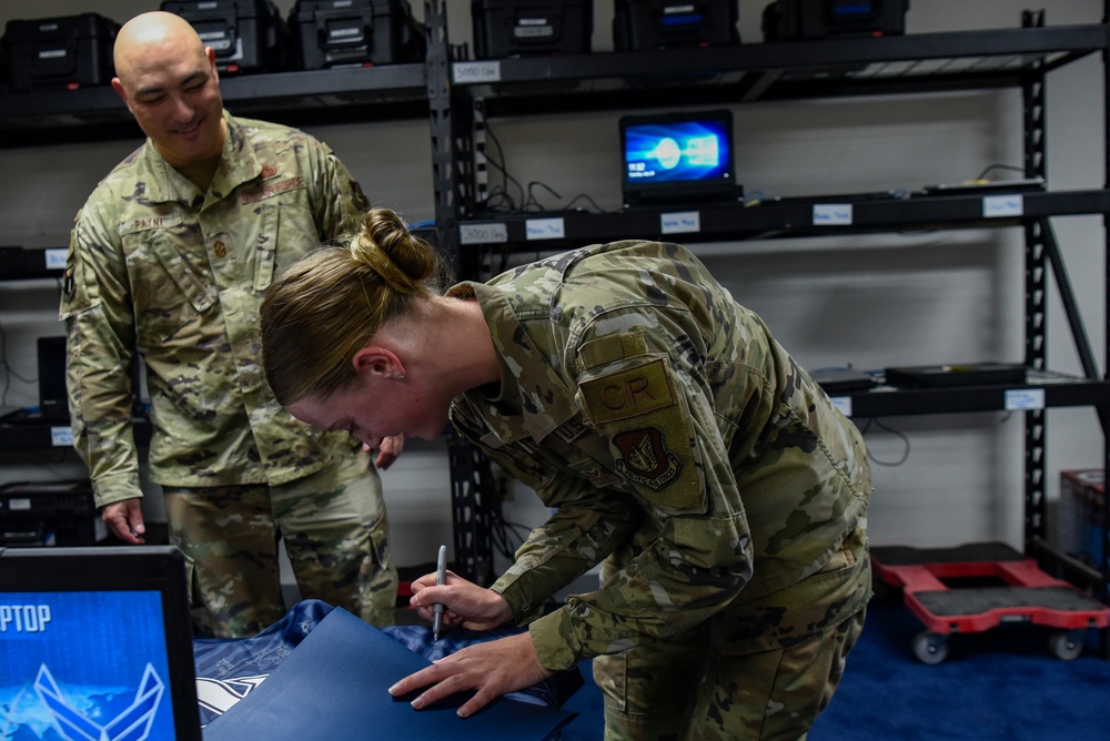 Linebacker of the Week: Airman 1st Class Elaine Warren