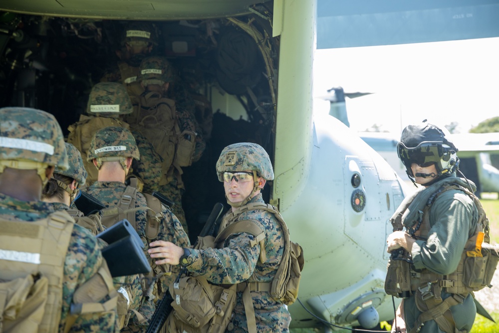 II MEF Marines lead Assault Support Demonstation for NROTC Midshipmen