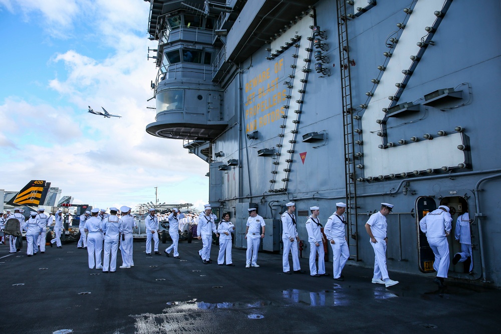 DVIDS - Images - RIMPAC 2022 USS Abraham Lincoln Arrives at Pearl ...