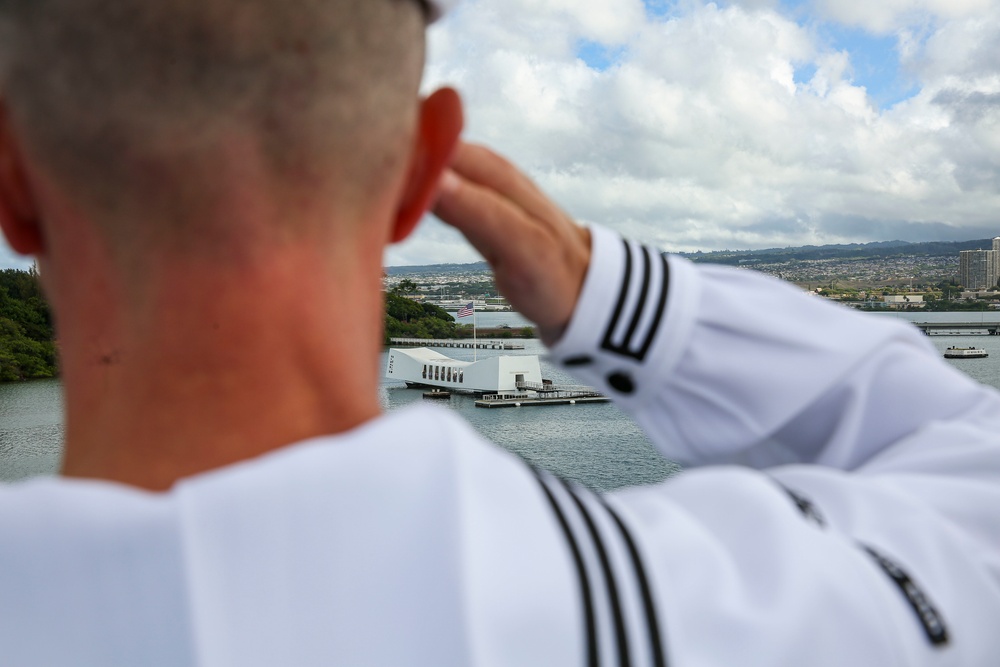 RIMPAC 2022 USS Abraham Lincoln Arrives at Pearl Harbor