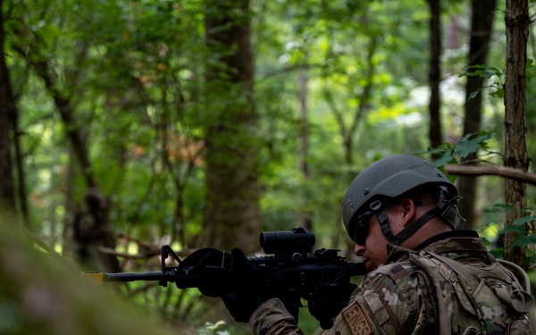 Fieldcraft students learn tactics fundamentals