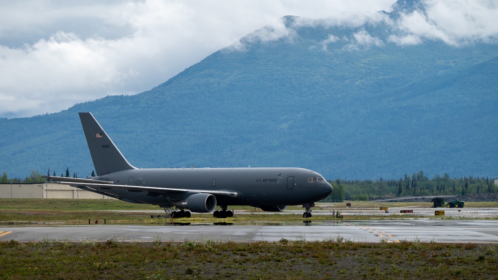 Arctic Thunder Open House takes to the skies