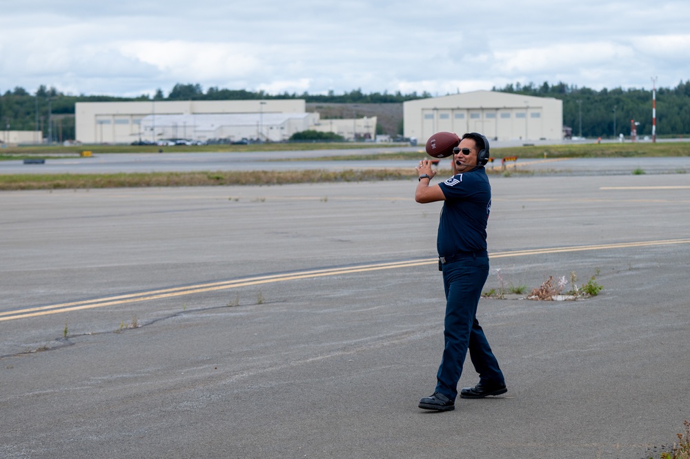 Arctic Thunder Open House takes to the skies