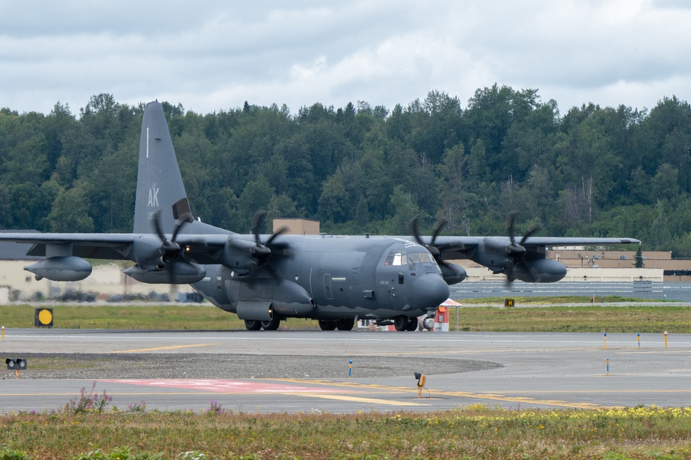 Arctic Thunder Open House takes to the skies