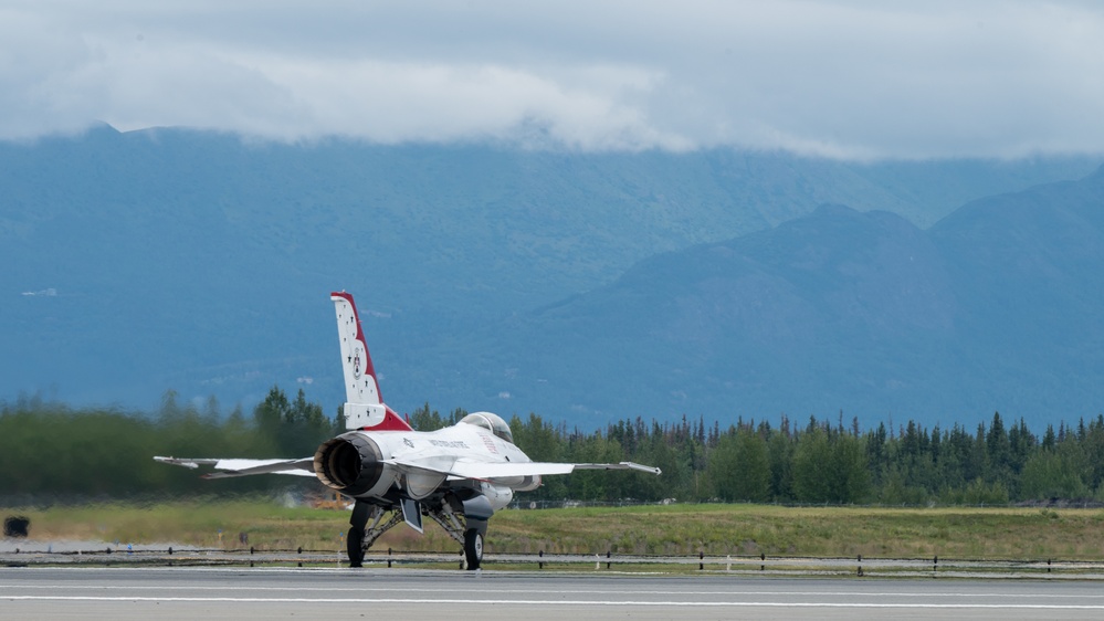 Arctic Thunder Open House takes to the skies