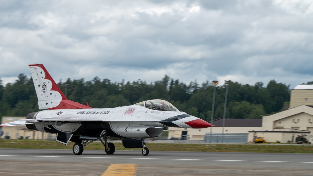 Arctic Thunder Open House takes to the skies