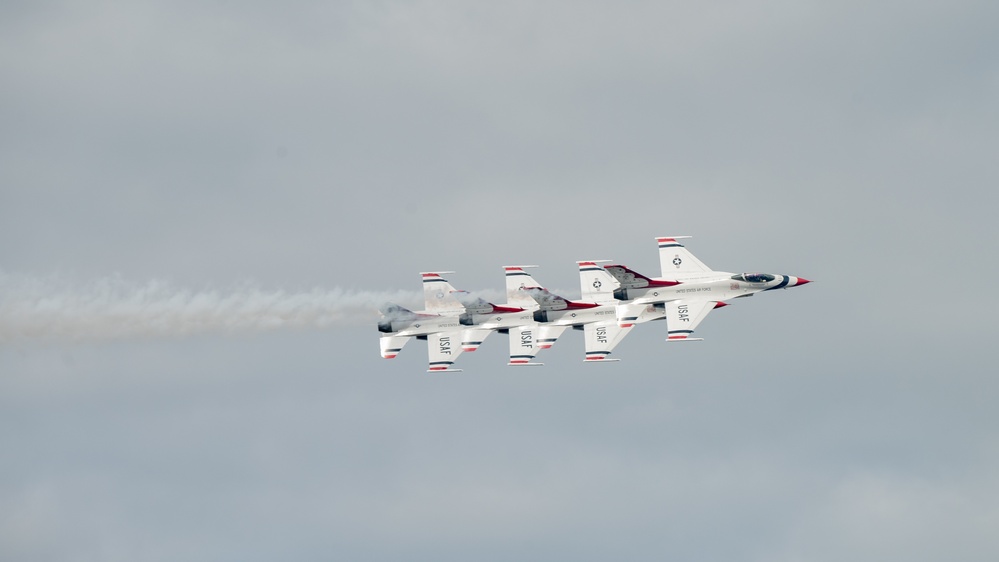 Arctic Thunder Open House takes to the skies