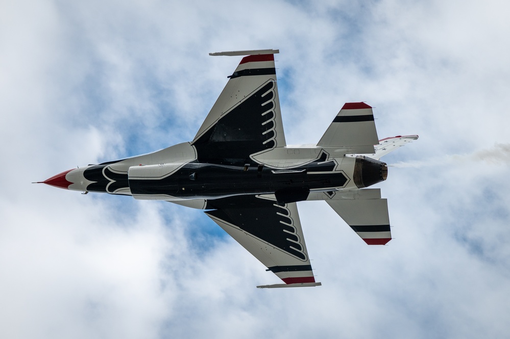 Arctic Thunder Open House takes to the skies