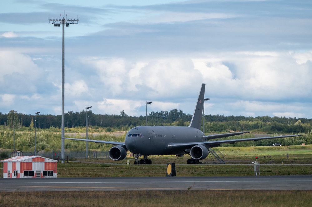 Arctic Thunder Open House takes to the skies