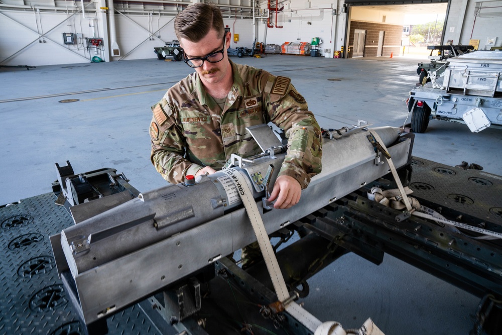 DVIDS - Images - Weapons Load Crew [Image 1 of 5]