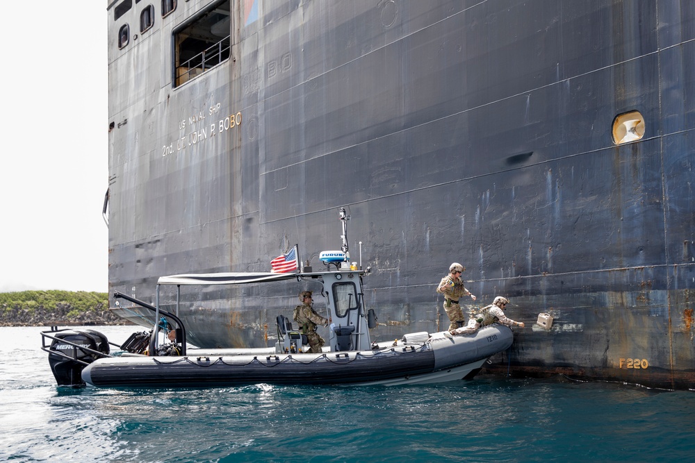 EODMU5 conduct limpet training