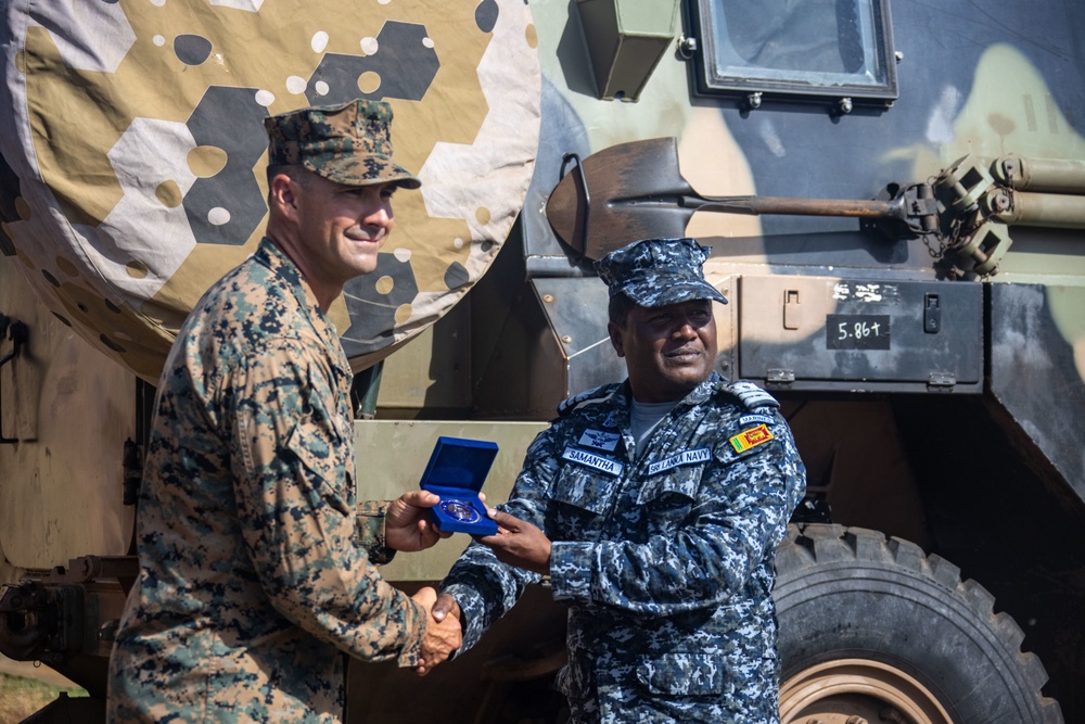 Partner Nations Exchange Gifts during RIMPAC 2022