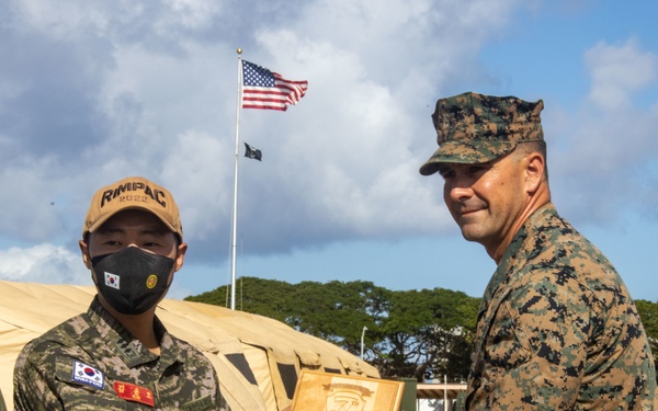 Partner Nations Exchange Gifts during RIMPAC 2022
