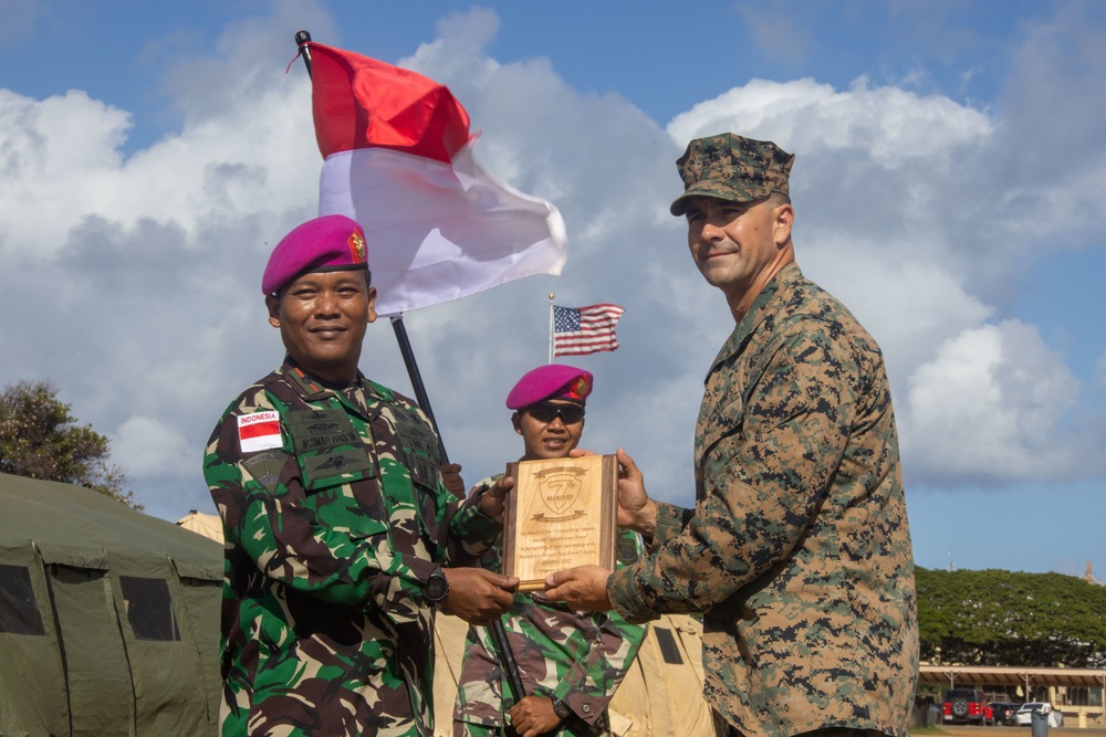 Partner Nations Exchange Gifts during RIMPAC 2022