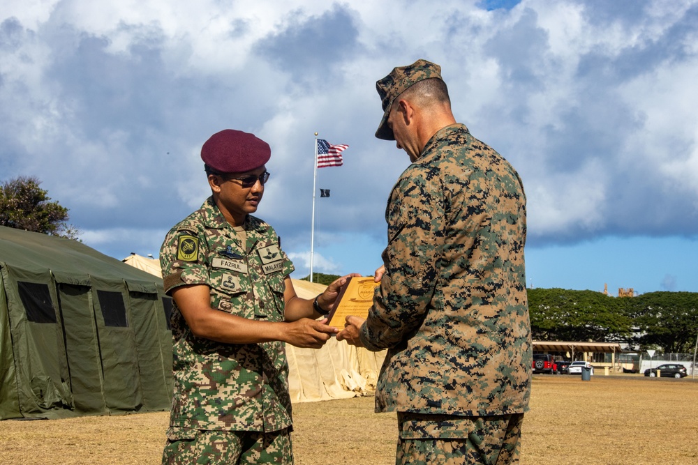Partner Nations Exchange Gifts during RIMPAC 2022
