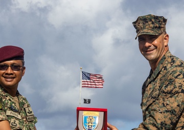 Partner Nations Exchange Gifts during RIMPAC 2022
