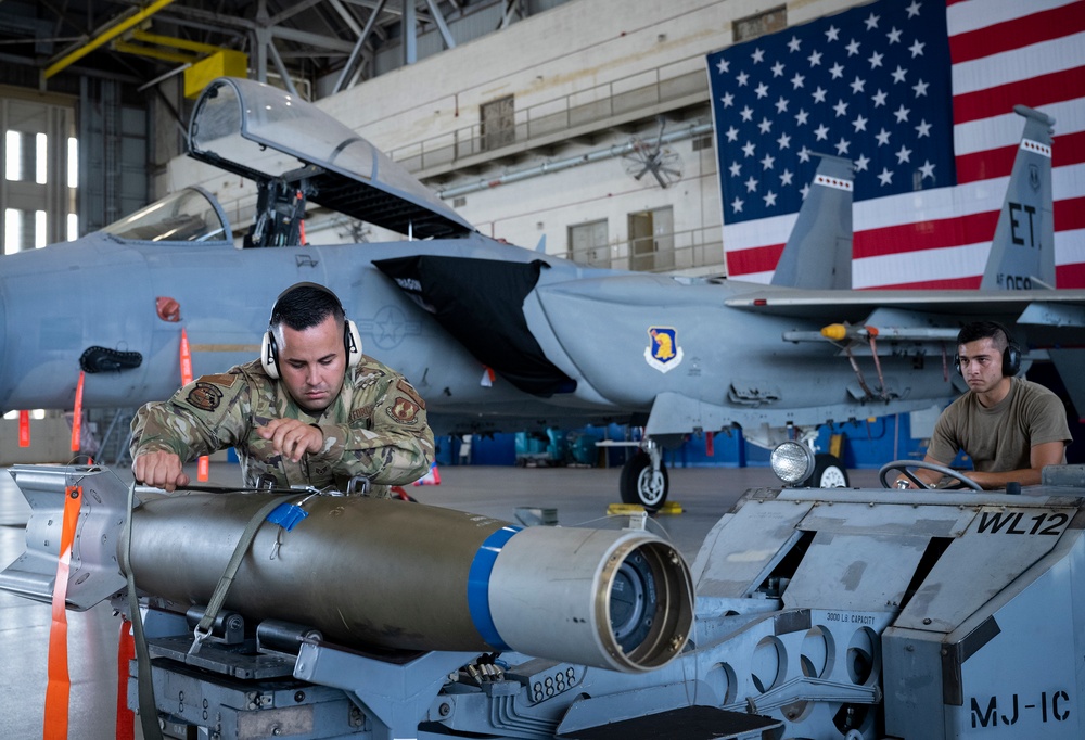 96th AMXS quarterly weapons load competition July