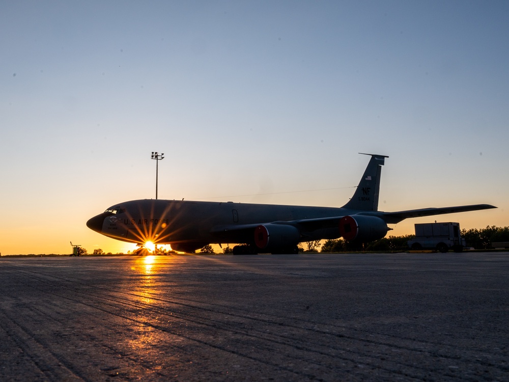 914th SFS monitors flightline