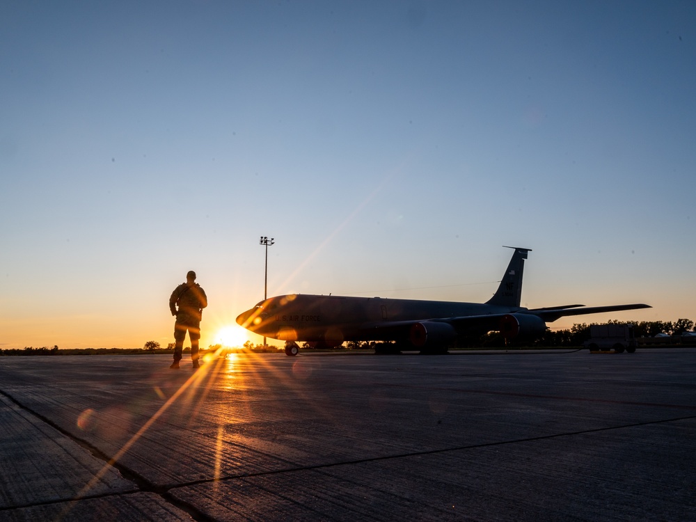 914th SFS monitors flightline