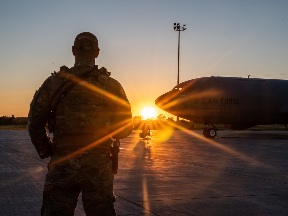 914th SFS monitors flightline