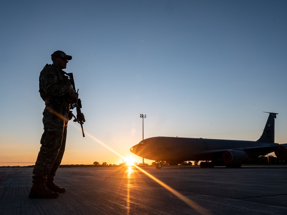 914th SFS monitors flightline